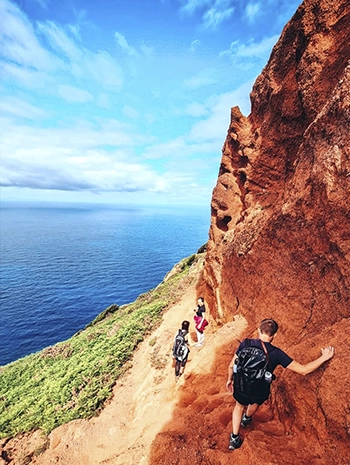 remote-working crowd hiking